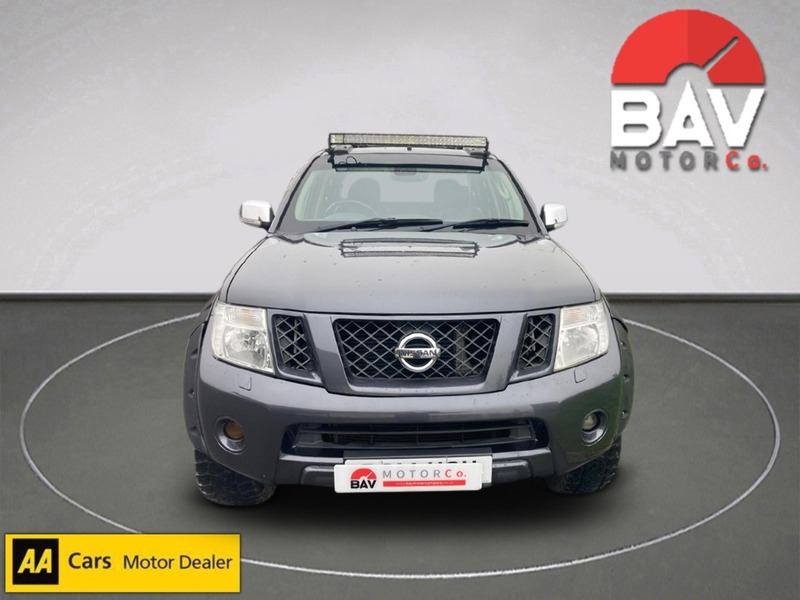 Nissan 2.5 dCi Tekna Pickup Double Cab 4dr Diesel Manual 4WD Euro 5 (190 ps)