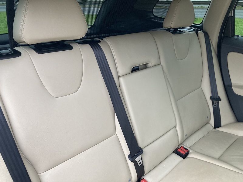 Volvo 2.4 D4 SE Lux Nav SUV 5dr Diesel Auto AWD Euro 6 (s/s) (190 ps)