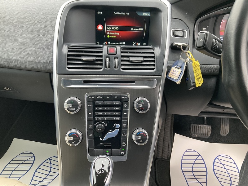 Volvo 2.4 D4 SE Lux Nav SUV 5dr Diesel Auto AWD Euro 6 (s/s) (190 ps)