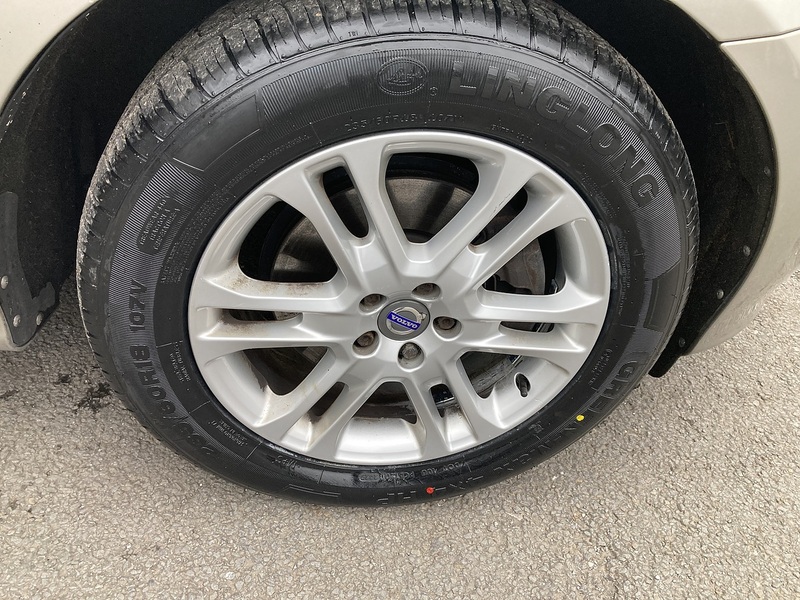 Volvo 2.4 D4 SE Lux Nav SUV 5dr Diesel Auto AWD Euro 6 (s/s) (190 ps)