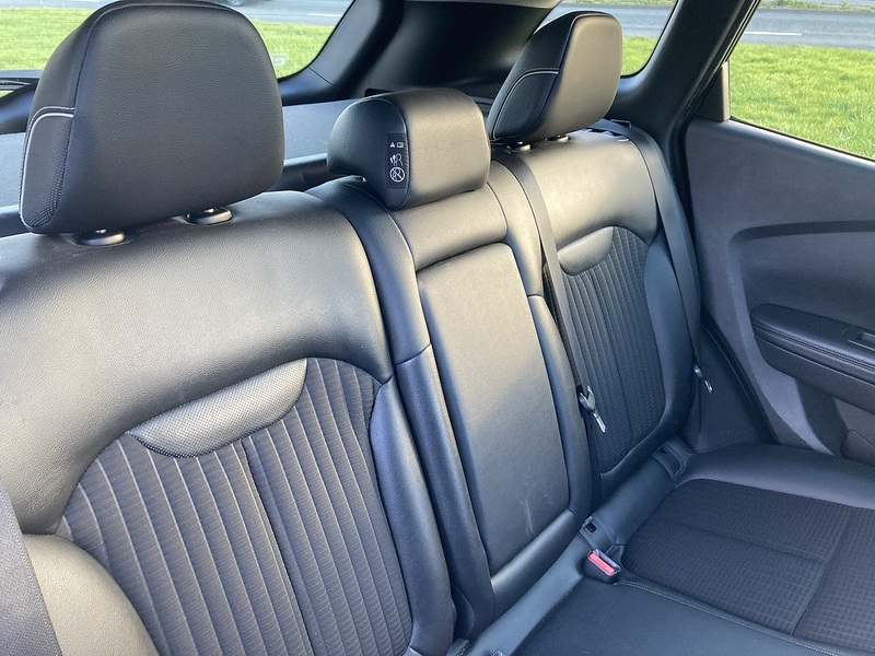 Renault 1.2 TCe Signature Nav SUV 5dr Petrol Manual Euro 6 (s/s) (130 ps)