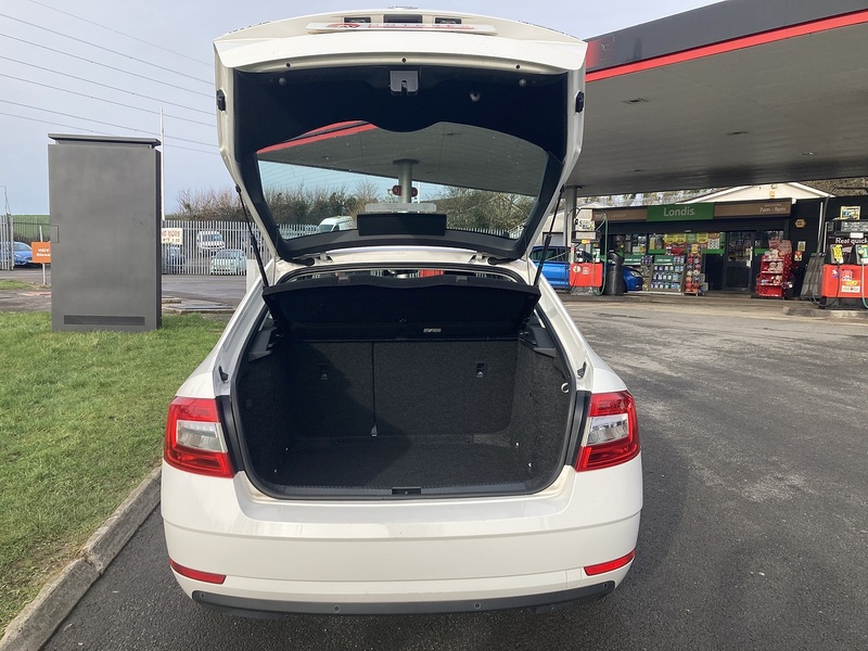 Skoda 1.4 TSI SE Hatchback 5dr Petrol Manual Euro 6 (s/s) (150 ps)