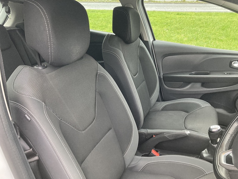 Renault 0.9 TCe Play Hatchback 5dr Petrol Manual Euro 6 (s/s) (90 ps)