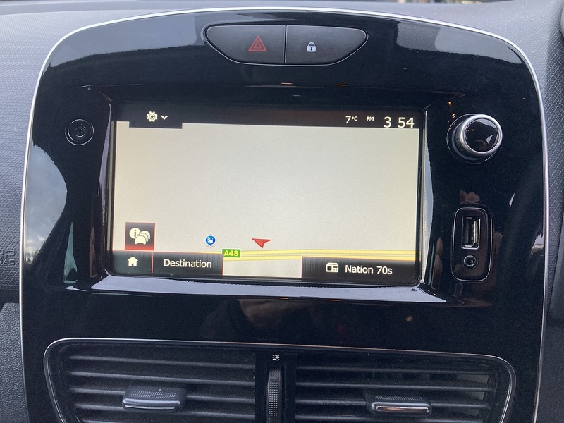 Renault 0.9 TCe Iconic Hatchback 5dr Petrol Manual Euro 6 (s/s) (90 ps)