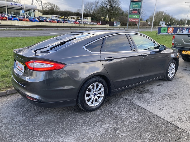 Ford 1.5 TDCi ECOnetic Titanium Hatchback 5dr Diesel Manual Euro 6 (s/s) (120 ps)