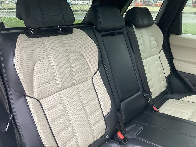 Land Rover 4.4 SD V8 Autobiography Dynamic SUV 5dr Diesel Auto 4WD Euro 5 (339 ps)