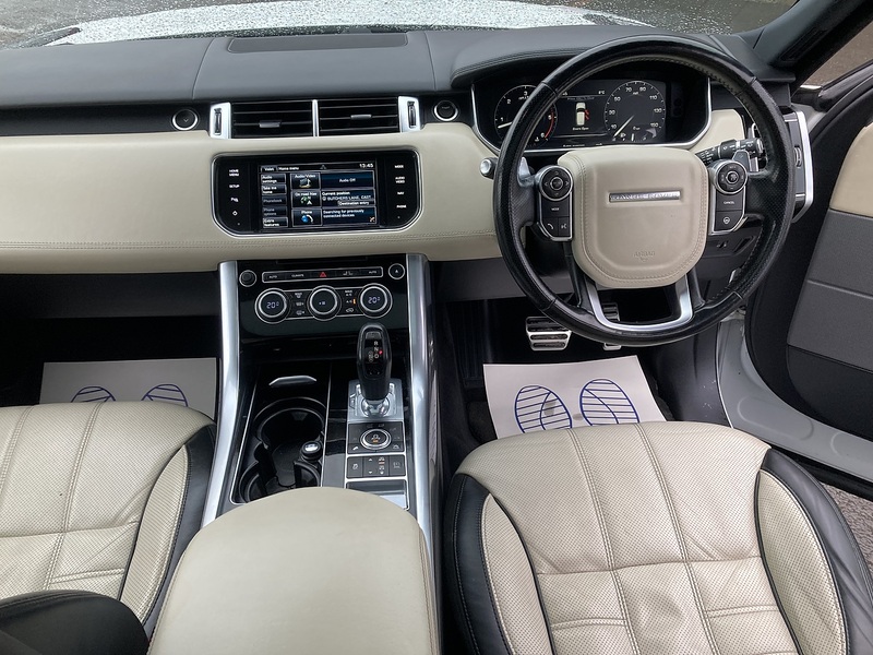 Land Rover 4.4 SD V8 Autobiography Dynamic SUV 5dr Diesel Auto 4WD Euro 5 (339 ps)