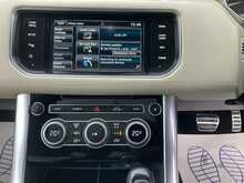 Land Rover 4.4 SD V8 Autobiography Dynamic SUV 5dr Diesel Auto 4WD Euro 5 (339 ps)