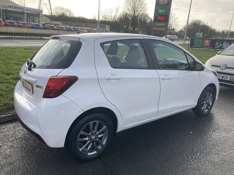 Toyota 1.33 Dual VVT-i Icon Hatchback 5dr Petrol Manual Euro 5 (99 ps)