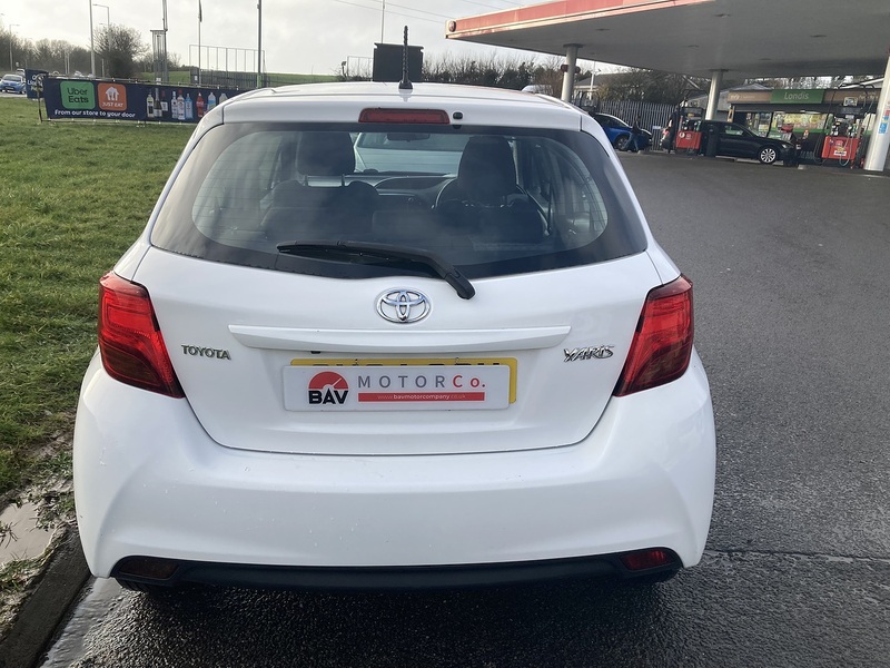 Toyota 1.33 Dual VVT-i Icon Hatchback 5dr Petrol Manual Euro 5 (99 ps)