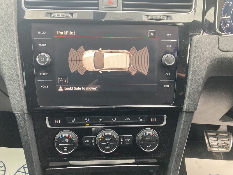 Volkswagen 2.0 TSI BlueMotion Tech GTI Hatchback 5dr Petrol DSG Euro 6 (s/s) (230 ps)