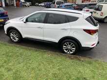 Hyundai 2.2 CRDi Blue Drive Premium SUV 5dr Diesel Manual 4WD Euro 6 (s/s) (7 Seat) (200 ps)