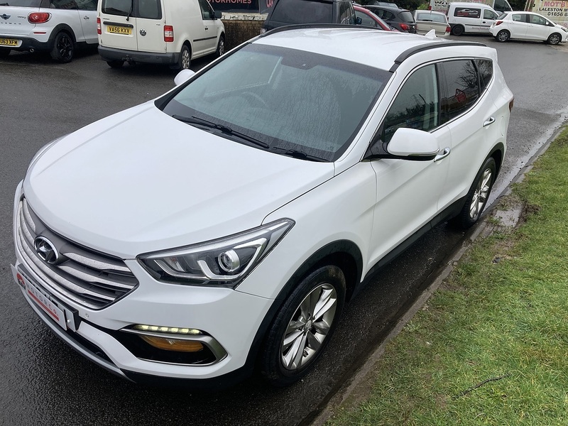 Hyundai 2.2 CRDi Blue Drive Premium SUV 5dr Diesel Manual 4WD Euro 6 (s/s) (7 Seat) (200 ps)