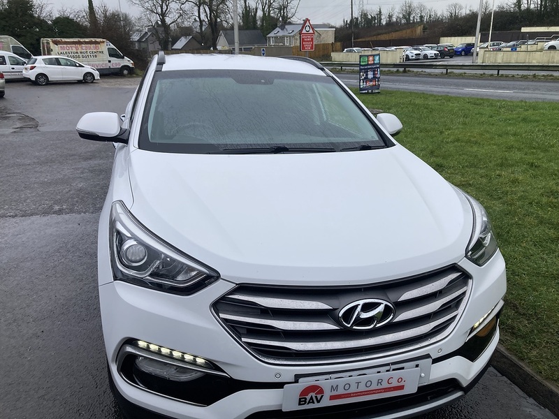 Hyundai 2.2 CRDi Blue Drive Premium SUV 5dr Diesel Manual 4WD Euro 6 (s/s) (7 Seat) (200 ps)