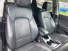 Hyundai 2.2 CRDi Blue Drive Premium SUV 5dr Diesel Manual 4WD Euro 6 (s/s) (7 Seat) (200 ps)