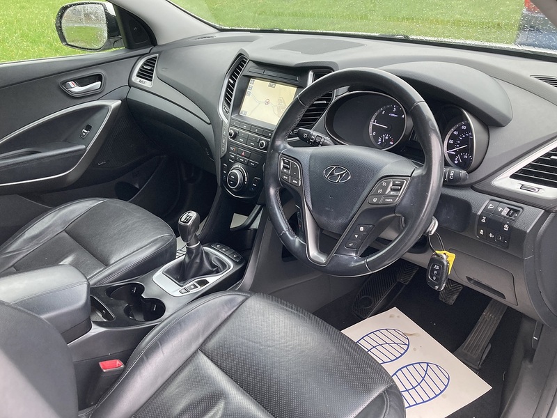 Hyundai 2.2 CRDi Blue Drive Premium SUV 5dr Diesel Manual 4WD Euro 6 (s/s) (7 Seat) (200 ps)