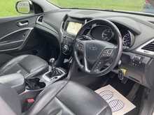 Hyundai 2.2 CRDi Blue Drive Premium SUV 5dr Diesel Manual 4WD Euro 6 (s/s) (7 Seat) (200 ps)