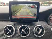 Mercedes-Benz 2.1 A200d AMG Line (Premium) Hatchback 5dr Diesel 7G-DCT Euro 6 (s/s) (136 ps)