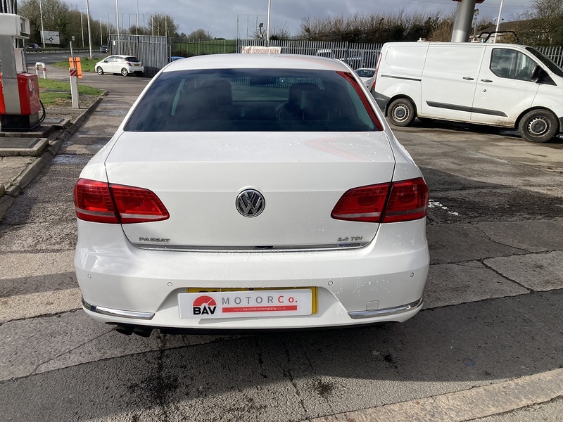 Volkswagen 2.0 TDI BlueMotion Tech Executive Style Saloon 4dr Diesel DSG Euro 5 (s/s) (140 ps)