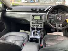 Volkswagen 2.0 TDI BlueMotion Tech Executive Style Saloon 4dr Diesel DSG Euro 5 (s/s) (140 ps)