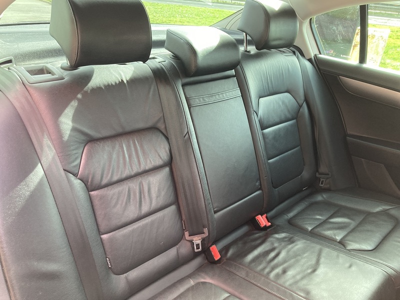 Volkswagen 2.0 TDI BlueMotion Tech Executive Style Saloon 4dr Diesel DSG Euro 5 (s/s) (140 ps)