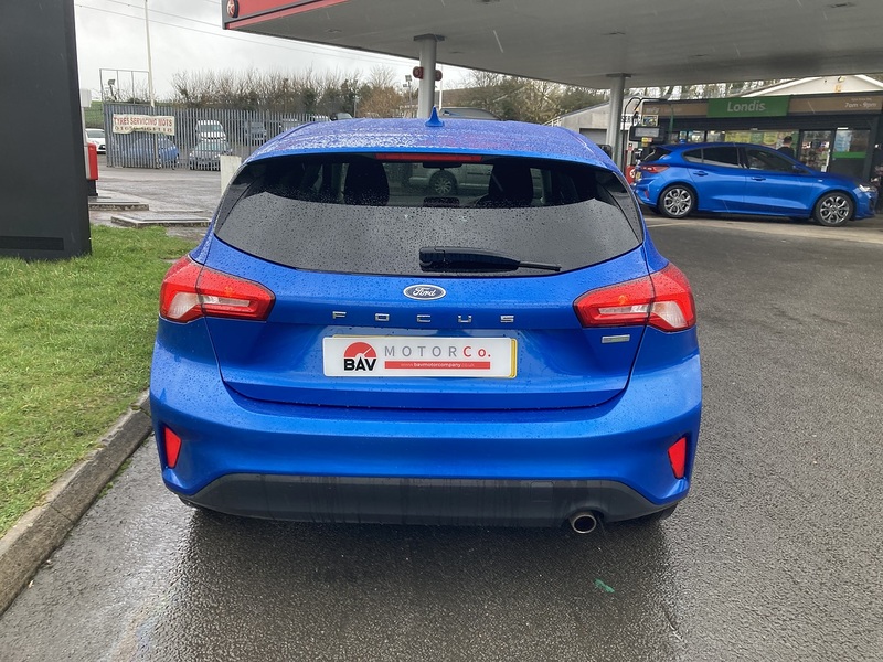 Ford 1.0T EcoBoost Zetec Hatchback 5dr Petrol Manual Euro 6 (s/s) (100 ps)