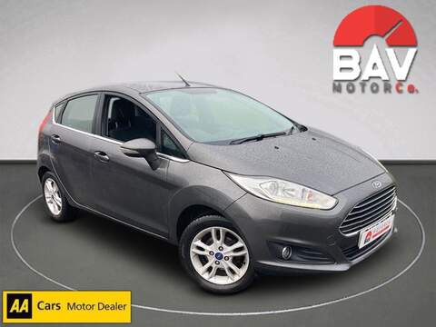 1.25 Zetec Hatchback 5dr Petrol Manual Euro 6 (82 ps)
