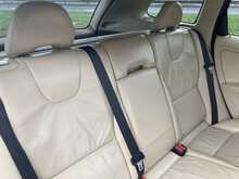 Volvo 2.4 D5 SE Lux SUV 5dr Diesel Geartronic AWD Euro 4 (205 ps)