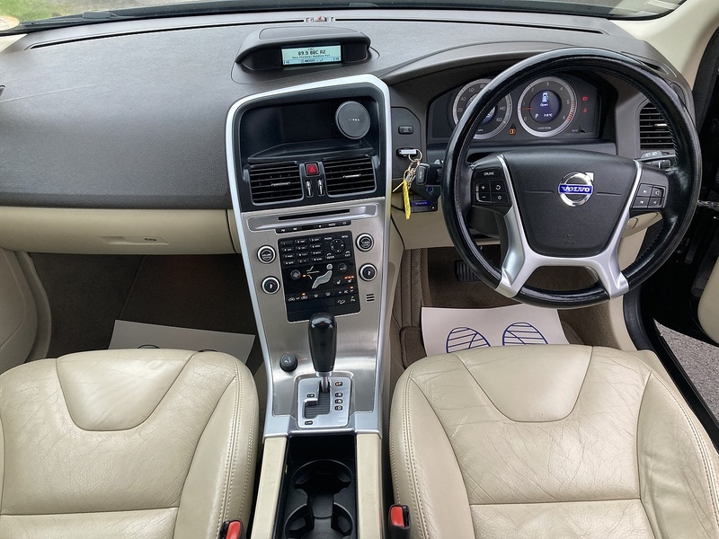 Volvo 2.4 D5 SE Lux SUV 5dr Diesel Geartronic AWD Euro 4 (205 ps)