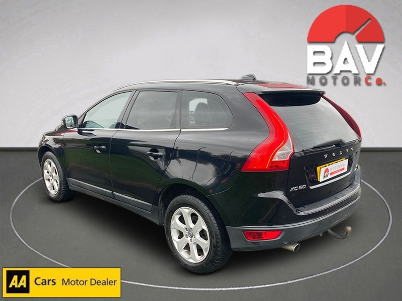 Volvo 2.4 D5 SE Lux SUV 5dr Diesel Geartronic AWD Euro 4 (205 ps)