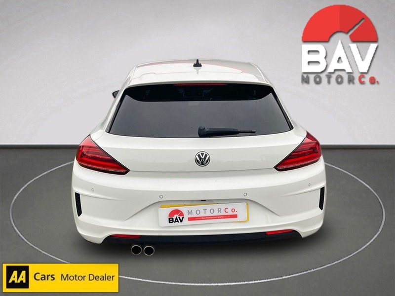 Volkswagen 2.0 TDI BlueMotion Tech R-Line Hatchback 3dr Diesel Manual Euro 6 (s/s) (184 ps)