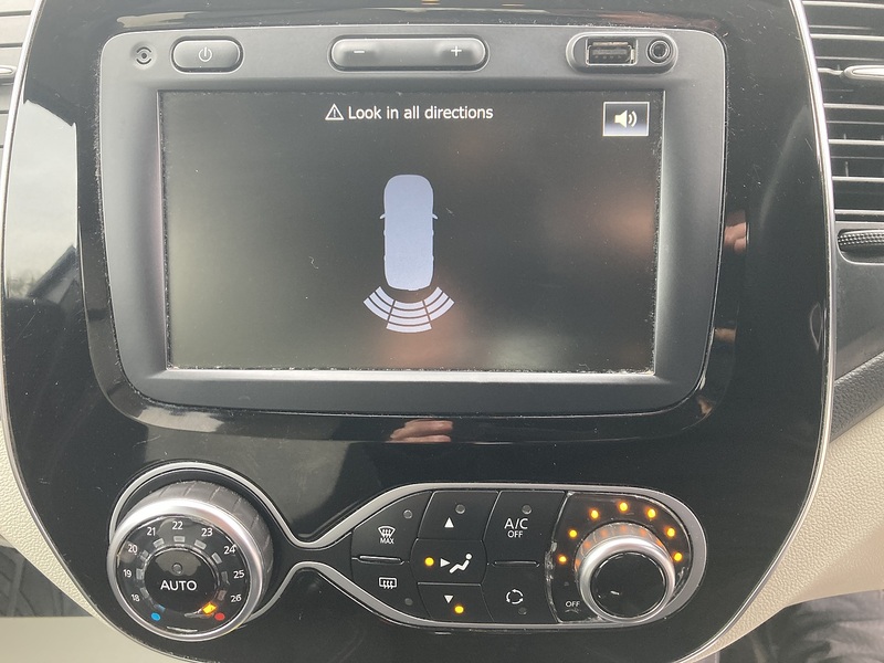 Renault 1.5 dCi ENERGY Iconic SUV 5dr Diesel Manual Euro 6 (s/s) (90 ps)