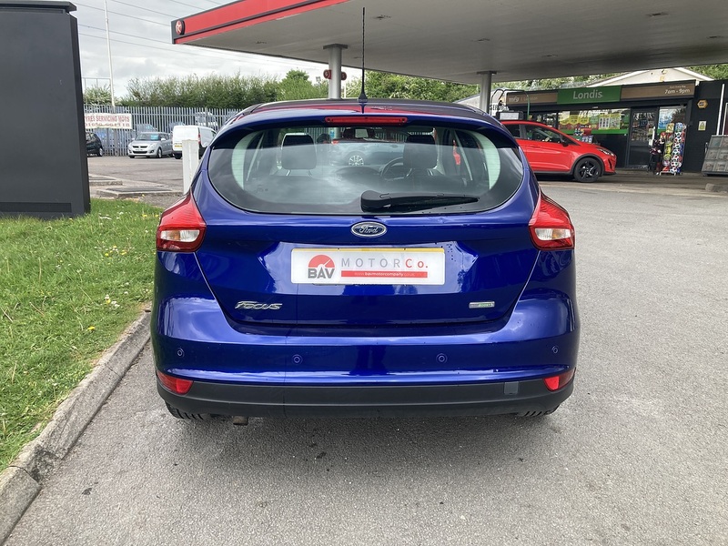 Ford 1.0T EcoBoost Zetec Hatchback 5dr Petrol Manual Euro 6 (s/s) (100 ps)