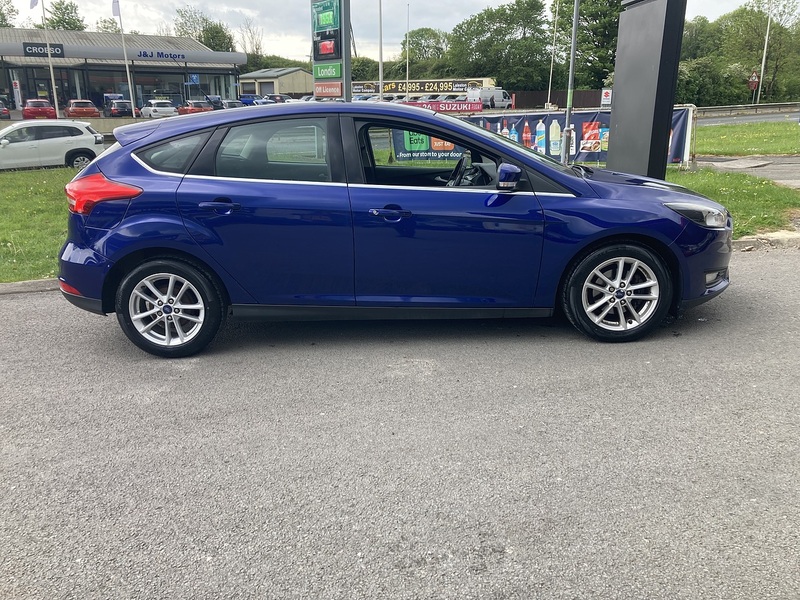 Ford 1.0T EcoBoost Zetec Hatchback 5dr Petrol Manual Euro 6 (s/s) (100 ps)
