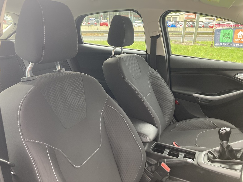 Ford 1.0T EcoBoost Zetec Hatchback 5dr Petrol Manual Euro 6 (s/s) (100 ps)