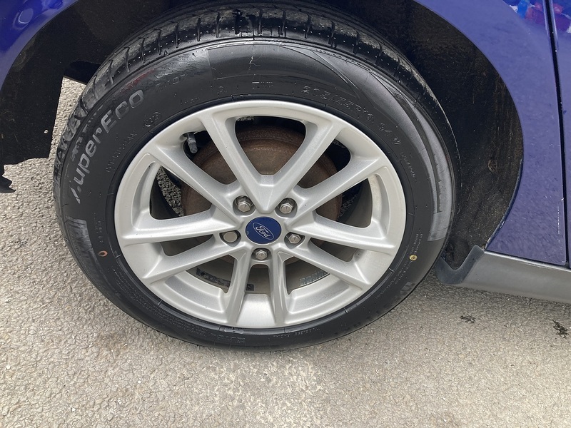 Ford 1.0T EcoBoost Zetec Hatchback 5dr Petrol Manual Euro 6 (s/s) (100 ps)