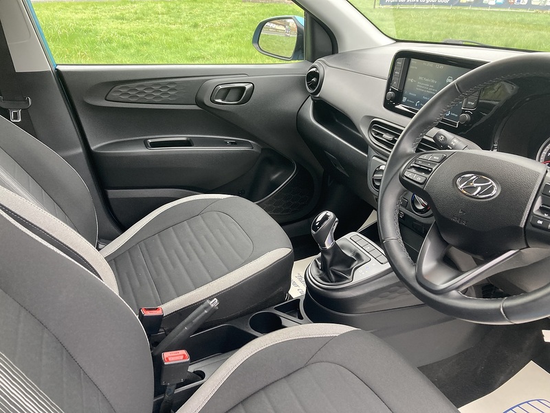 Hyundai 1.2 SE Connect Hatchback 5dr Petrol Auto Euro 6 (s/s) (84 ps)