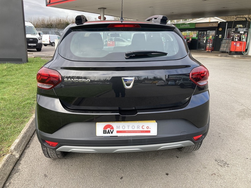 Dacia 1.0 TCe Essential Hatchback 5dr Petrol Manual Euro 6 (s/s) (90 ps)