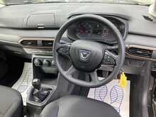 Dacia 1.0 TCe Essential Hatchback 5dr Petrol Manual Euro 6 (s/s) (90 ps)