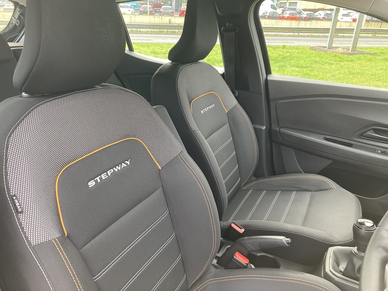 Dacia 1.0 TCe Essential Hatchback 5dr Petrol Manual Euro 6 (s/s) (90 ps)