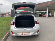 Hyundai 1.6 CRDi Blue Drive SE Hatchback 5dr Diesel Manual Euro 6 (s/s) (110 ps)