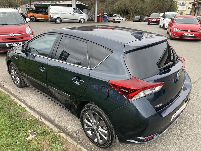 Toyota 1.8 VVT-h Excel Hatchback 5dr Petrol Hybrid CVT Euro 6 (s/s) (Safety Sense) (136 ps)