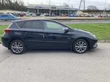 Toyota 1.8 VVT-h Excel Hatchback 5dr Petrol Hybrid CVT Euro 6 (s/s) (Safety Sense) (136 ps)