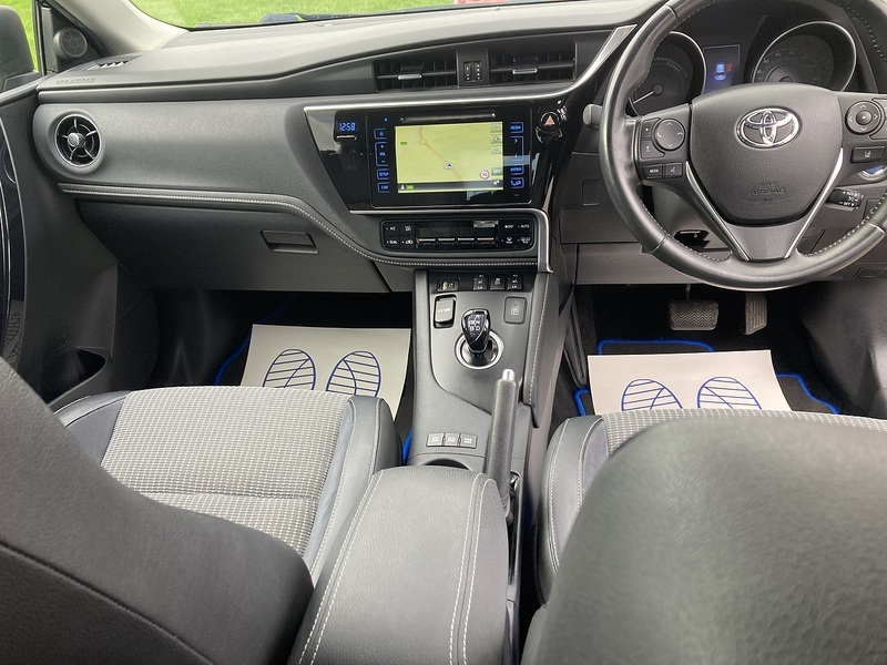 Toyota 1.8 VVT-h Excel Hatchback 5dr Petrol Hybrid CVT Euro 6 (s/s) (Safety Sense) (136 ps)