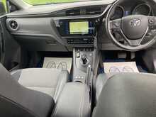 Toyota 1.8 VVT-h Excel Hatchback 5dr Petrol Hybrid CVT Euro 6 (s/s) (Safety Sense) (136 ps)