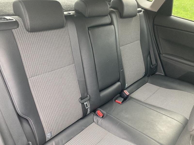 Toyota 1.8 VVT-h Excel Hatchback 5dr Petrol Hybrid CVT Euro 6 (s/s) (Safety Sense) (136 ps)