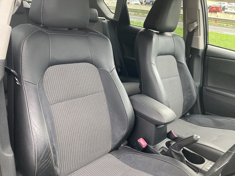 Toyota 1.8 VVT-h Excel Hatchback 5dr Petrol Hybrid CVT Euro 6 (s/s) (Safety Sense) (136 ps)