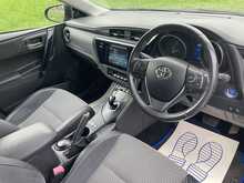 Toyota 1.8 VVT-h Excel Hatchback 5dr Petrol Hybrid CVT Euro 6 (s/s) (Safety Sense) (136 ps)