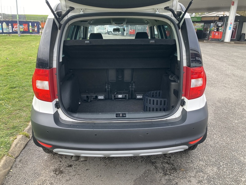 Skoda 2.0 TDI SE SUV 5dr Diesel Manual 4WD Euro 5 (110 ps)