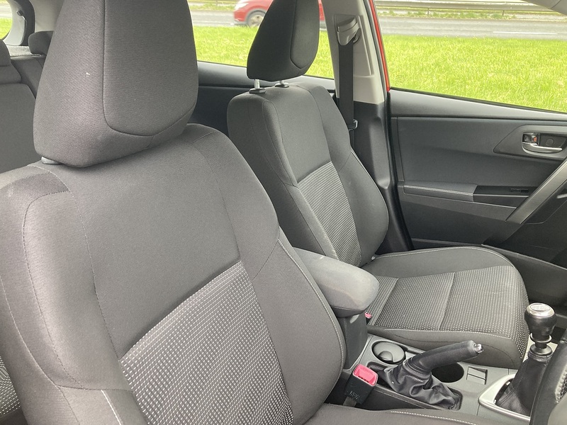 Toyota 1.6 V-Matic Icon Hatchback 5dr Petrol Manual Euro 5 (132 ps)